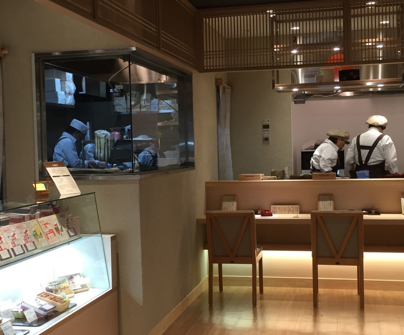 広島三越店へ